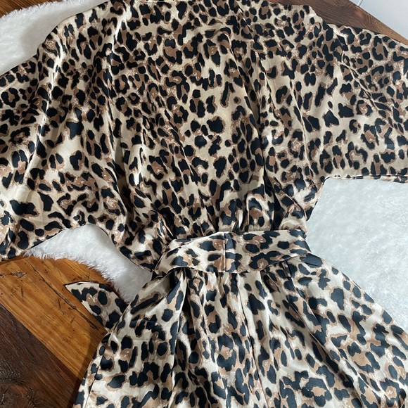 Aakaa Womens leopard print romper shorts - Picture 2 of 8